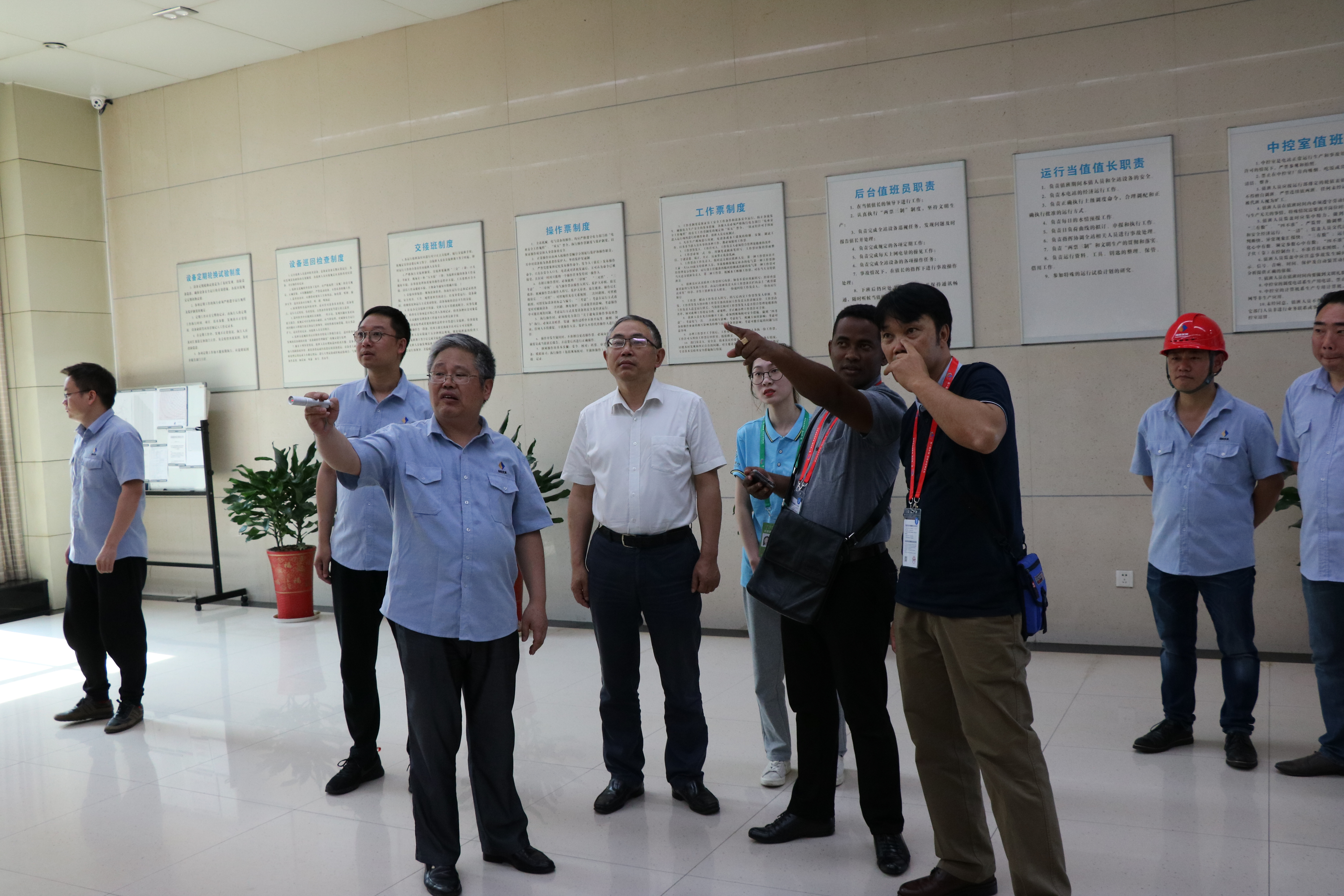 中非经贸博览会马达加斯加共和国参会人员参观株洲航电分江南网页版_江南(中国)官方