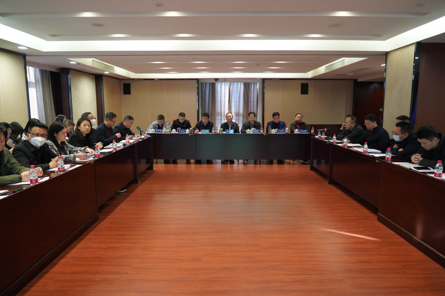 务虚求实起好步 谋定而动布好局——江南网页版_江南(中国)官方召开2023年经营发展工作务虚会