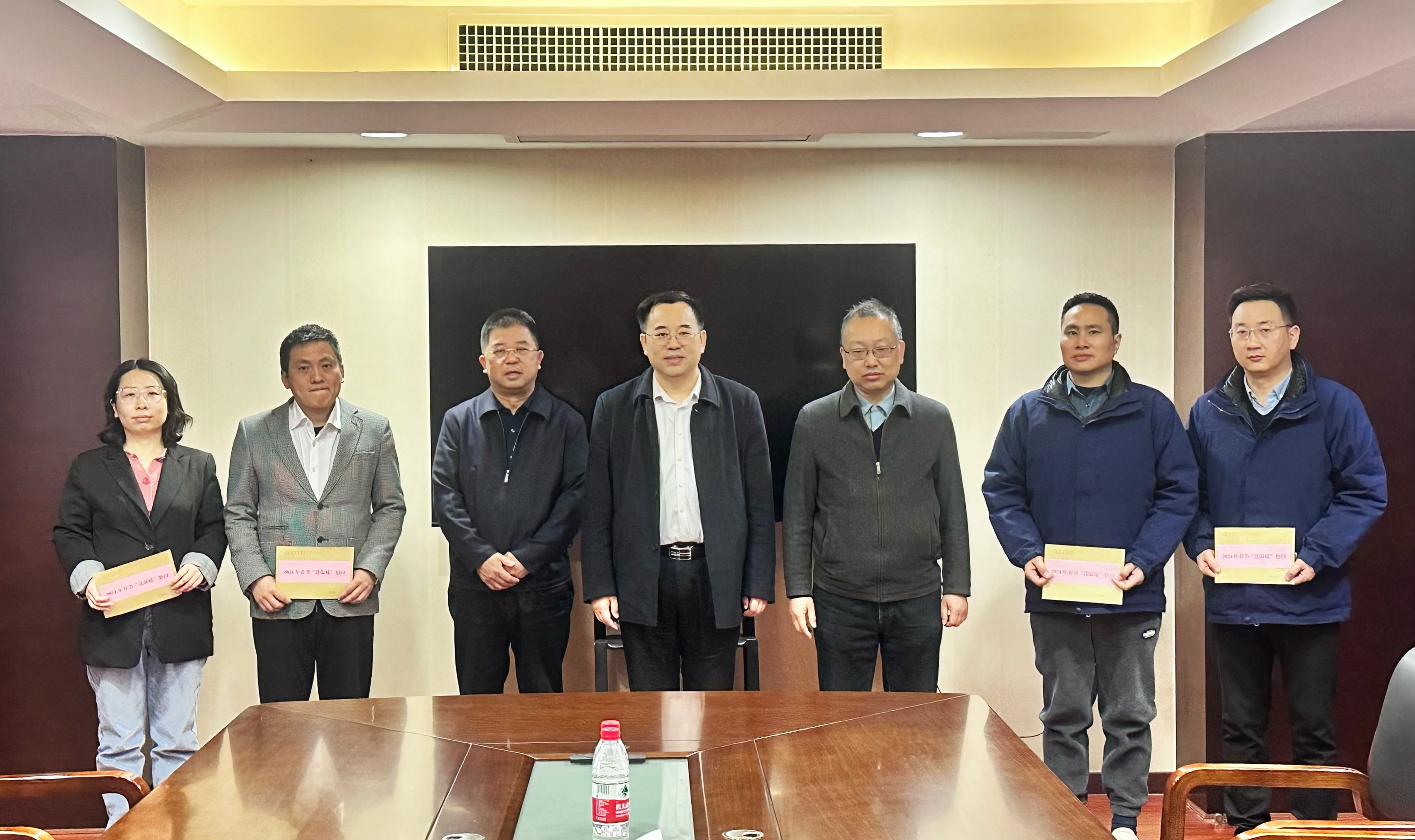 寒冬送温暖，关爱暖人心——江南网页版_江南(中国)官方开展2024年春节“送温暖”走访慰问活动